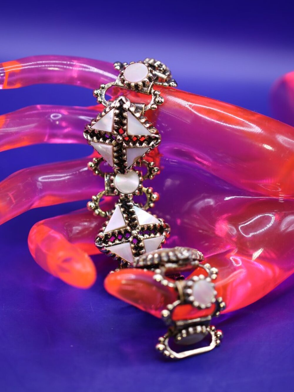 Unbranded Mother-of-Pearl Inset in Large Geometric Links